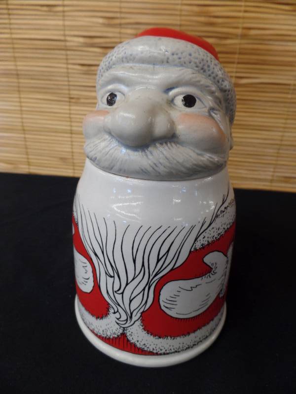 lot 80 image: Budweiser Christmas Stein
