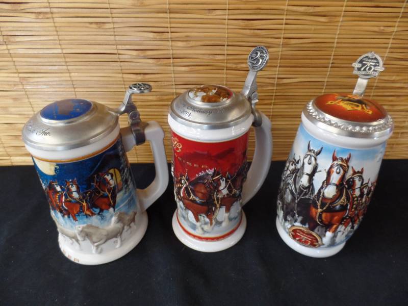 lot 190 image: Budweiser Holiday Steins