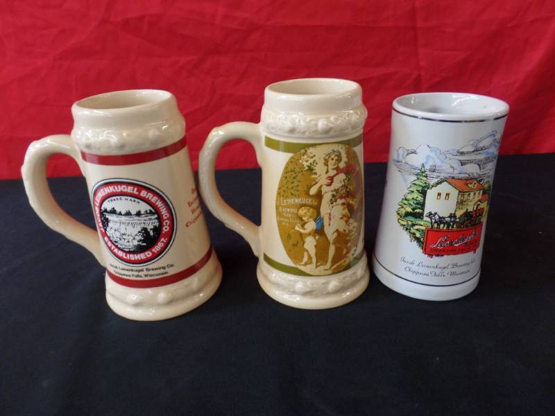 lot 238 image: Jacob Leinenkugel Steins