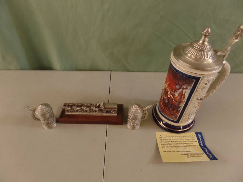 lot 262 image: Anheuser-Busch Stein and Novelties