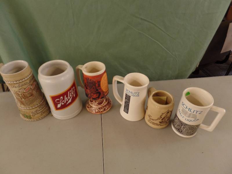 lot 268 image: Schlitz Steins Assorted