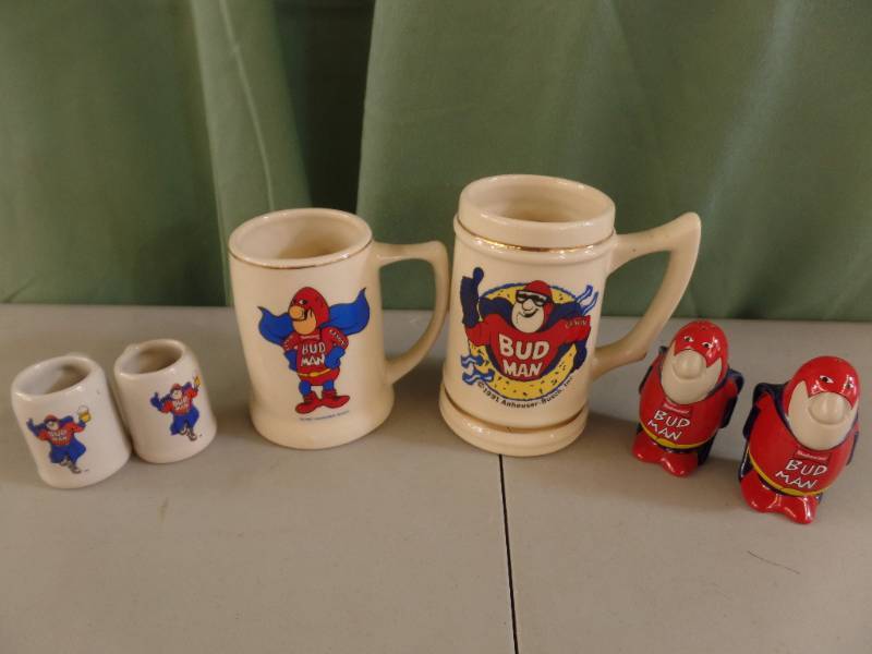 lot 278 image: Bud Man Steins & Novelties
