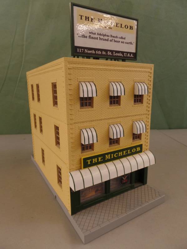 lot 297 image: The MichelobBuilding