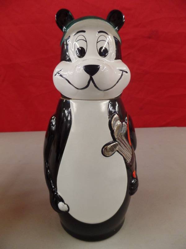 lot 328 image: Hamms Character Steins