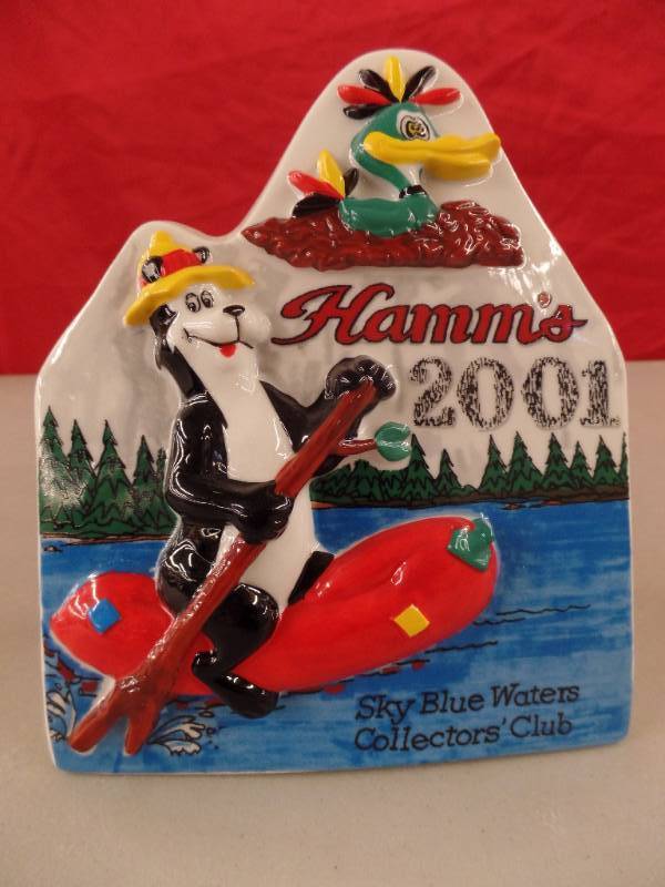 lot 331 image: Hamms Club Figurines
