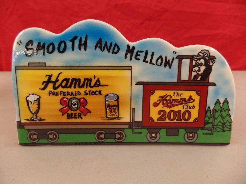 lot 334 image: Hamms Club Ceramic Plaque