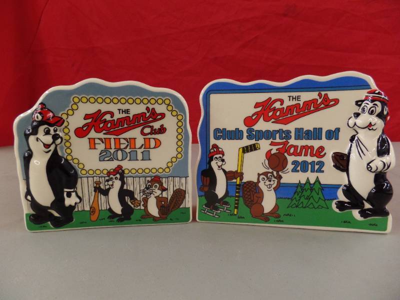 lot 340 image: Hamms Collectors Club Plaques