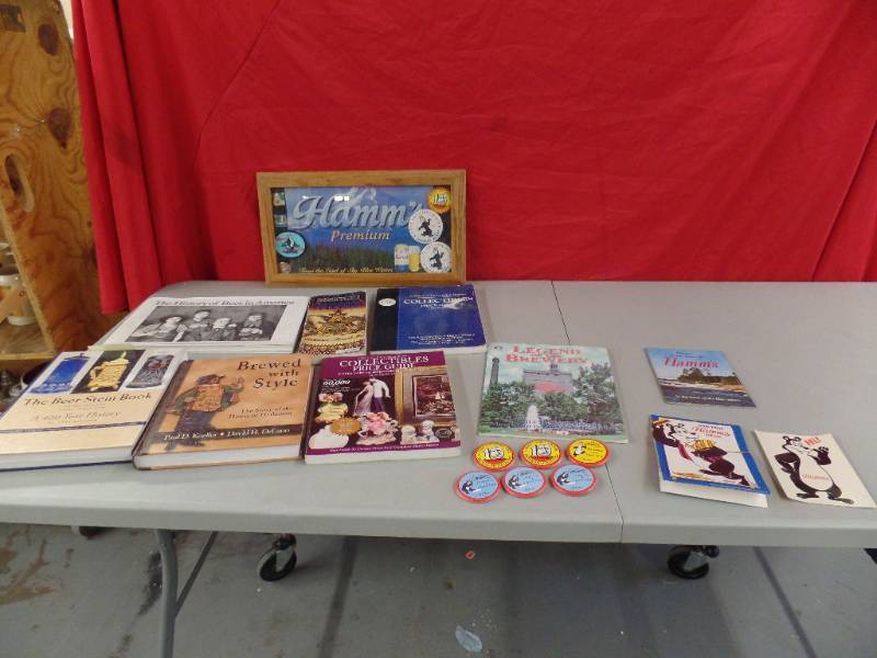 lot 360 image: Hamms Collectibles and Beer Collecting Guides