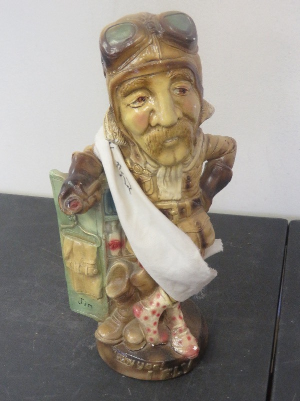 Statuette