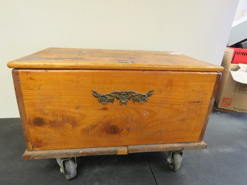 Wood chest