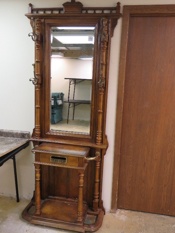 Entry Way Decorative Furniture