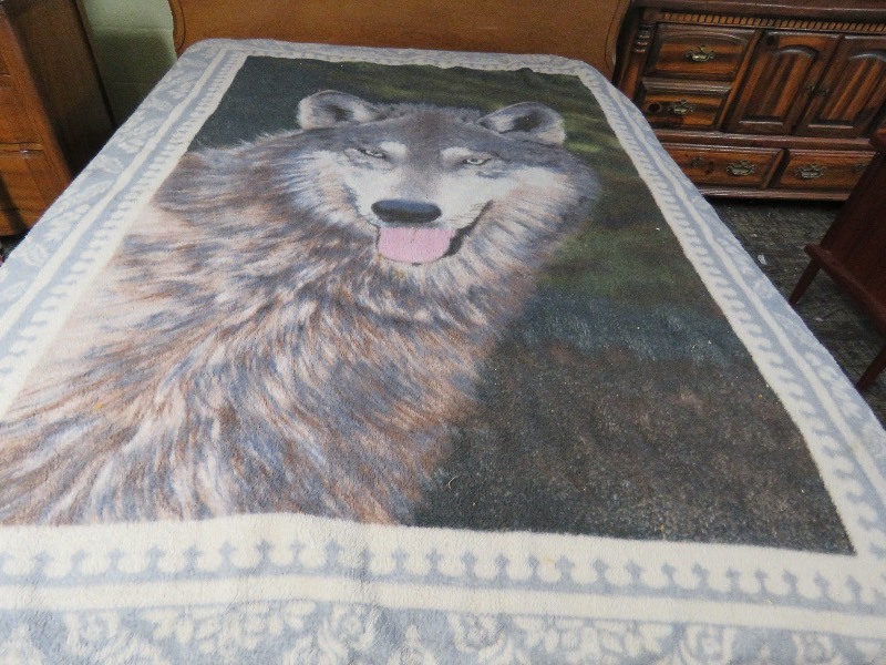 Wolf Throw