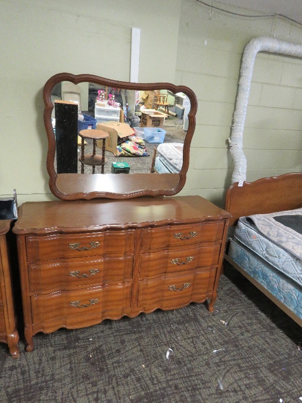 Dresser