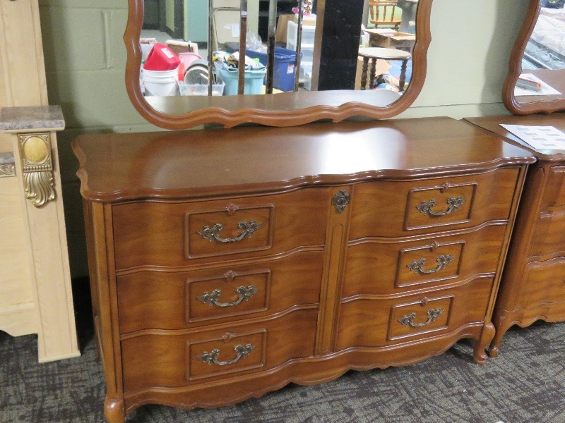 Dresser