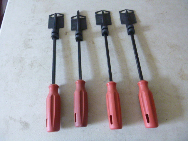 4 Large Phillips Screwdrivers