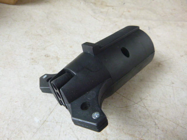 7 Pin to 4 Pin Plug