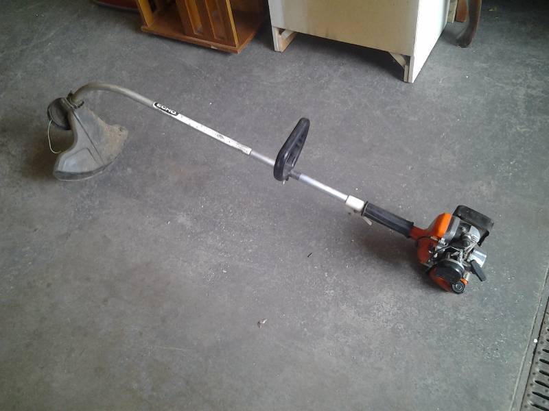 lot 23 image: Echo GT-1000 Weed Wacker