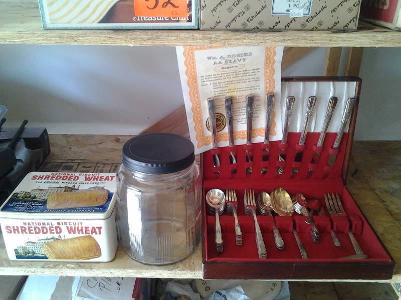 lot 58 image: William Rogers Oneida Flatware Set With Case, Glass Manor House Coffee Canister With Lid, National Biscuit Tin