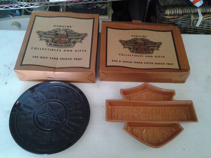 lot 75 image: 2-Harley Davidson Serving Platters