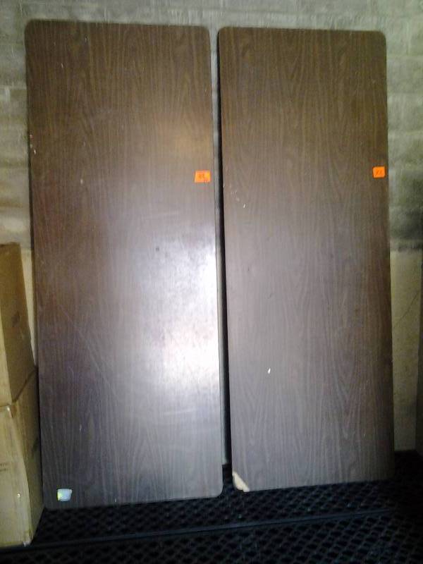 lot 83 image: 2-Banquet Tables 3x8