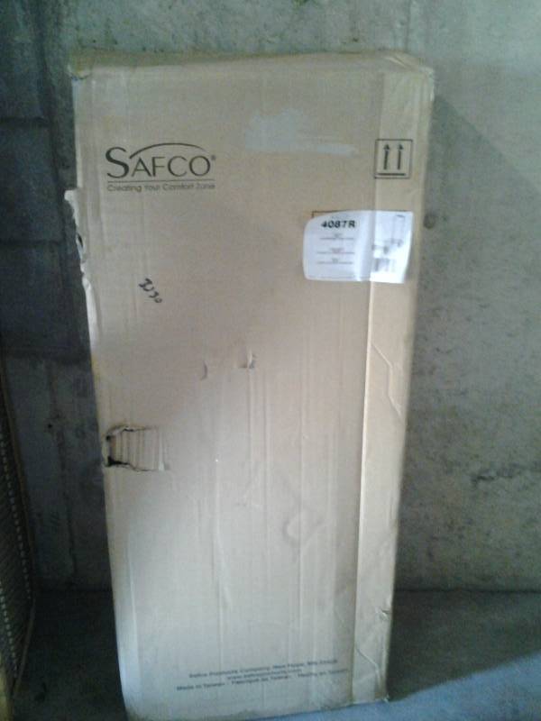 lot 90 image: Safco Red Convertible Hand Truck