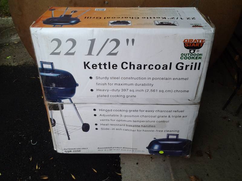 lot 98 image: 22 12 Inch Kettle Grill (You Assemble) Looks Complete