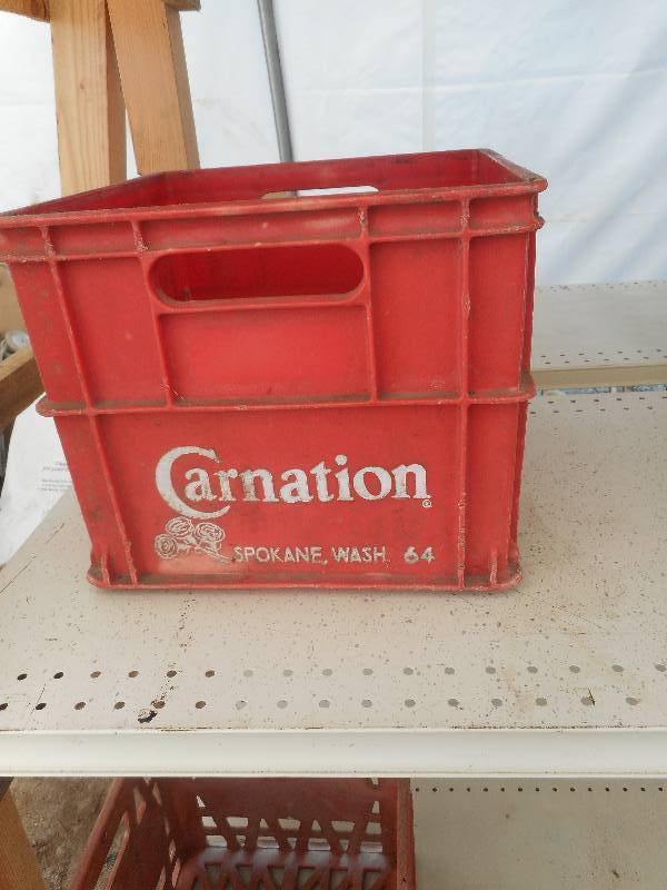 VINTAGE CARNATION CRATE