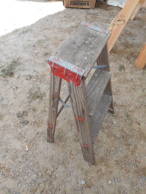 VINTAGE WOODEN LADDER