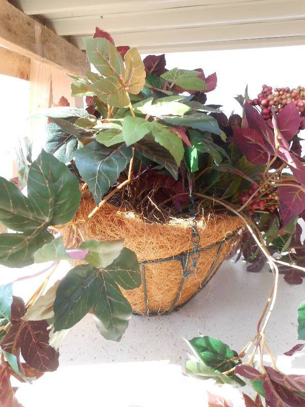 OUTSIDE OR INSIDE HANGING PLANTER