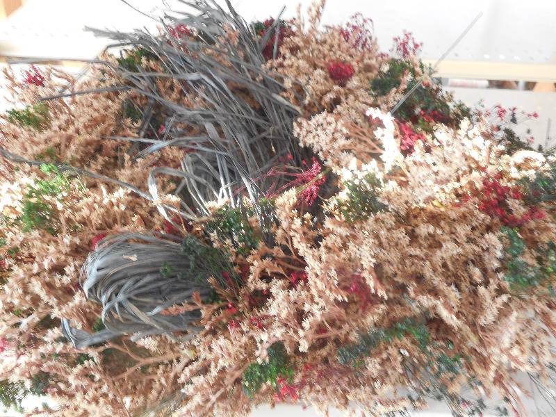 INSIDE WREATH