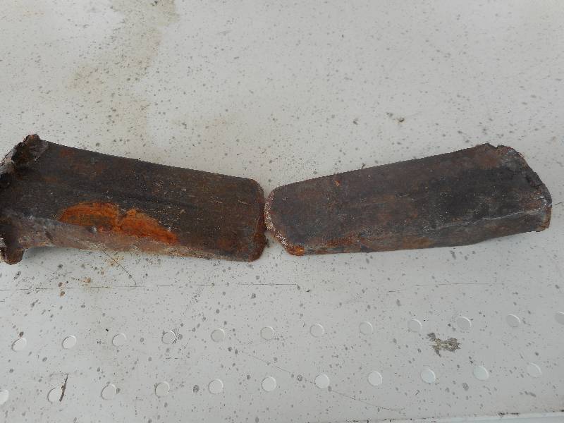 2 MED STEEL WEDGES