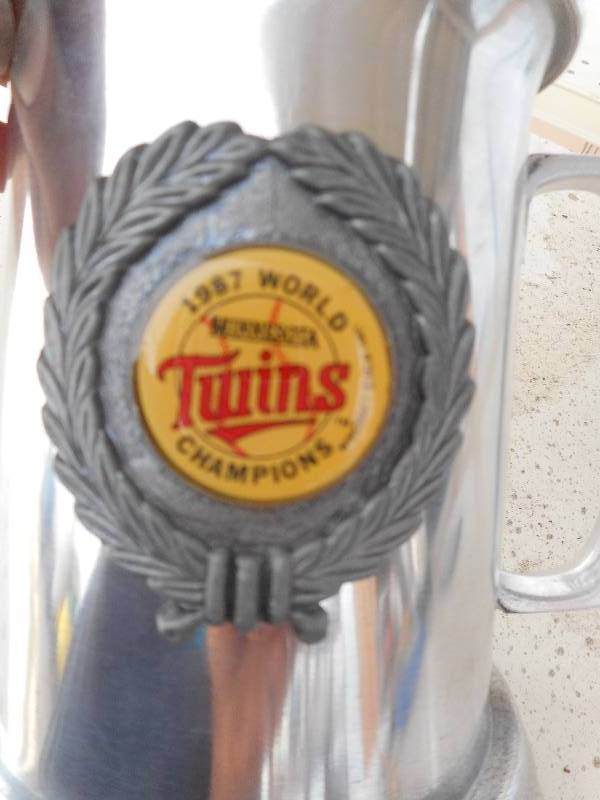 COLLECTIBLE 1987 SILVER TWINS CUP