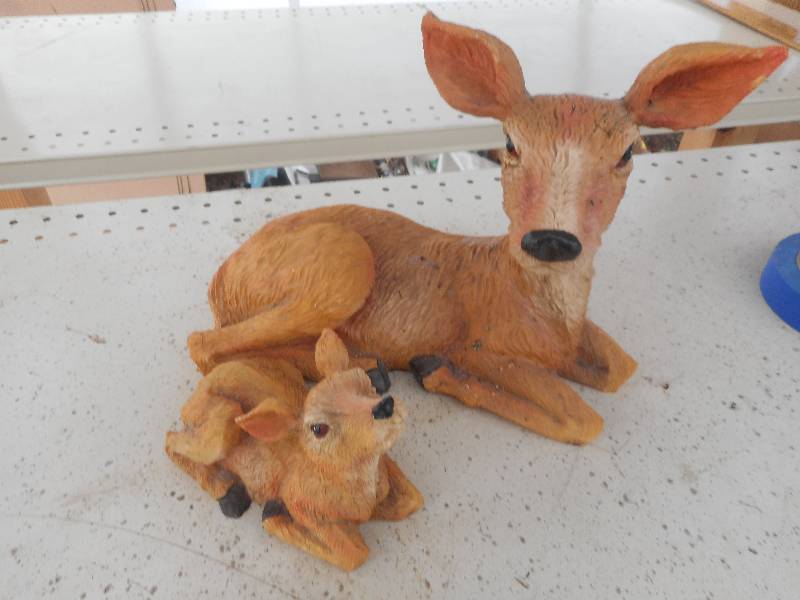 2 DEER FLOWER BED ORNAMENTS