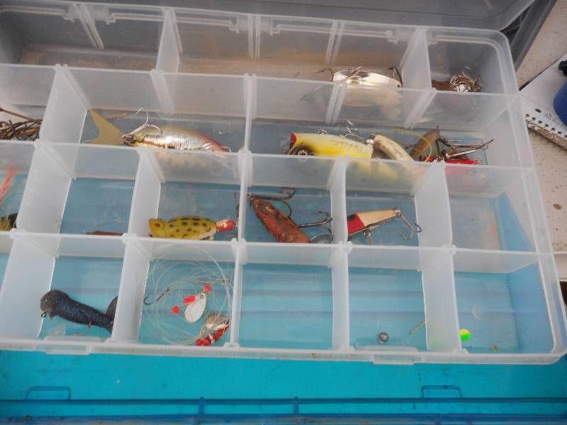 TACKLE BOX AND TACKLE