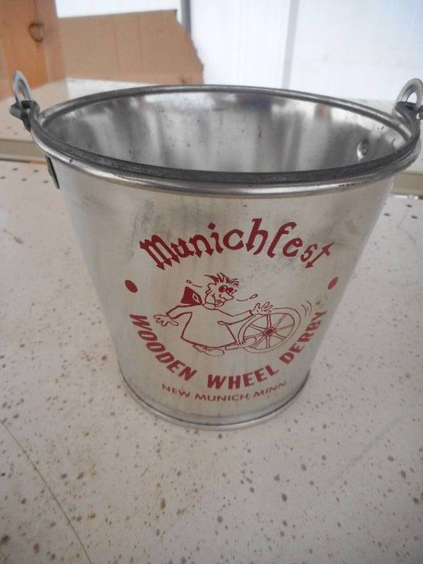 COLLECTIBLE SCHLITZ PAIL