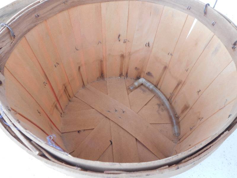 WOODEN FRUIT BASKET