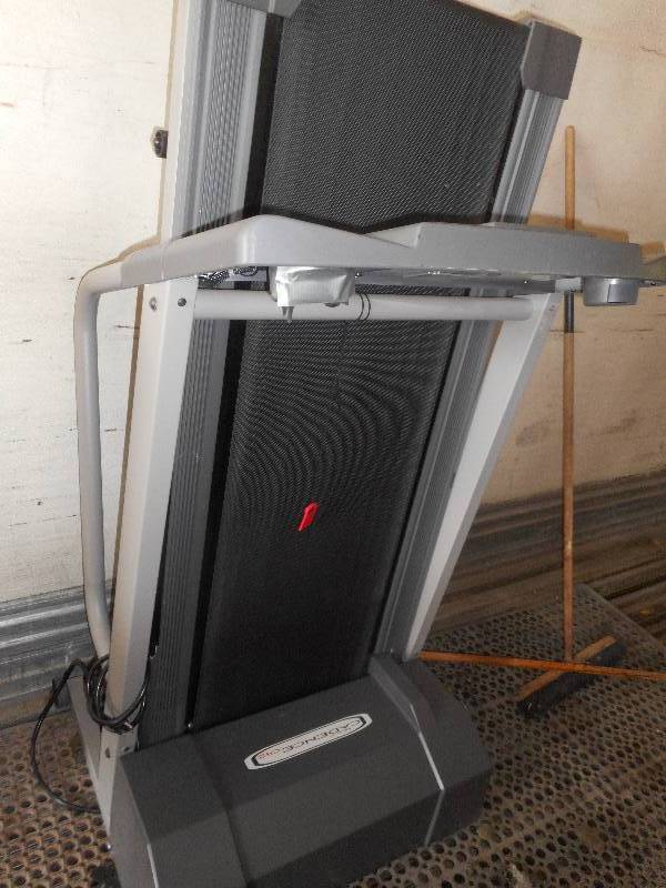 CANDENCE C42 TREAD MILL
