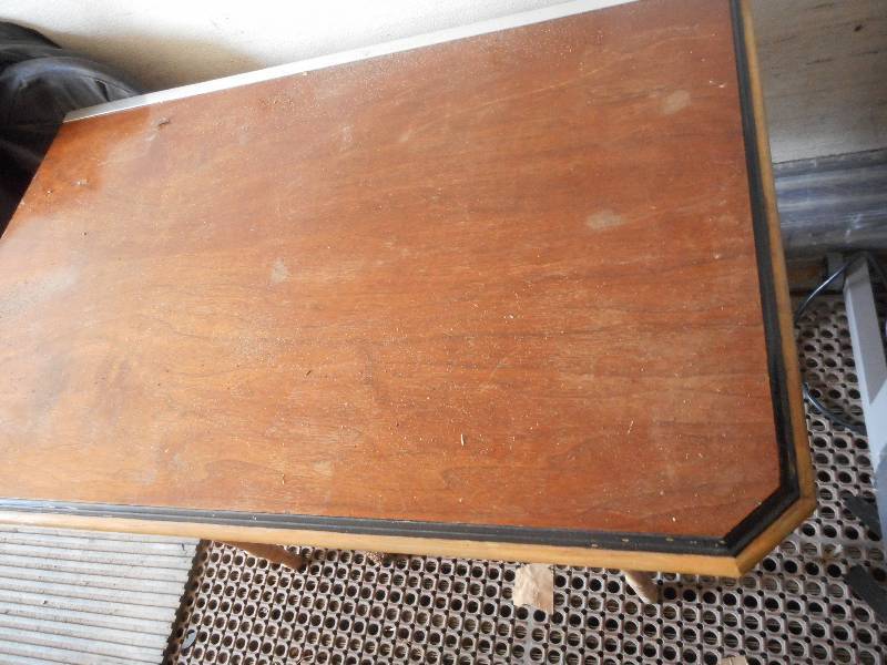 VINTAGE TABLE