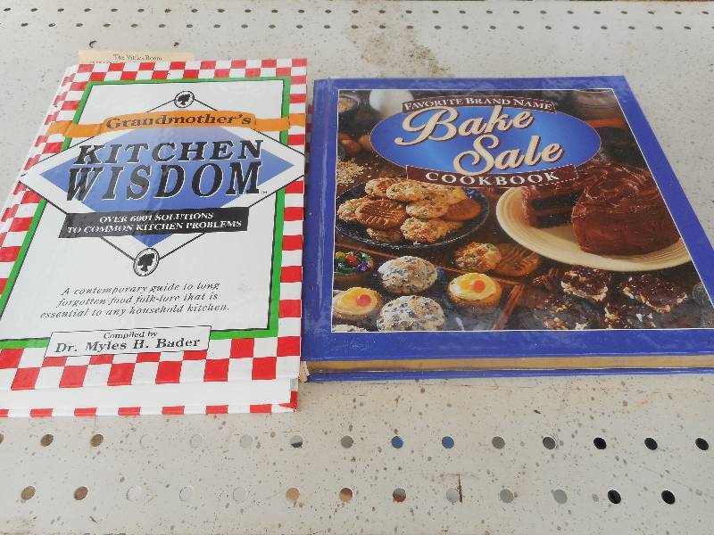 2 HARD COVER COOK BOOKS