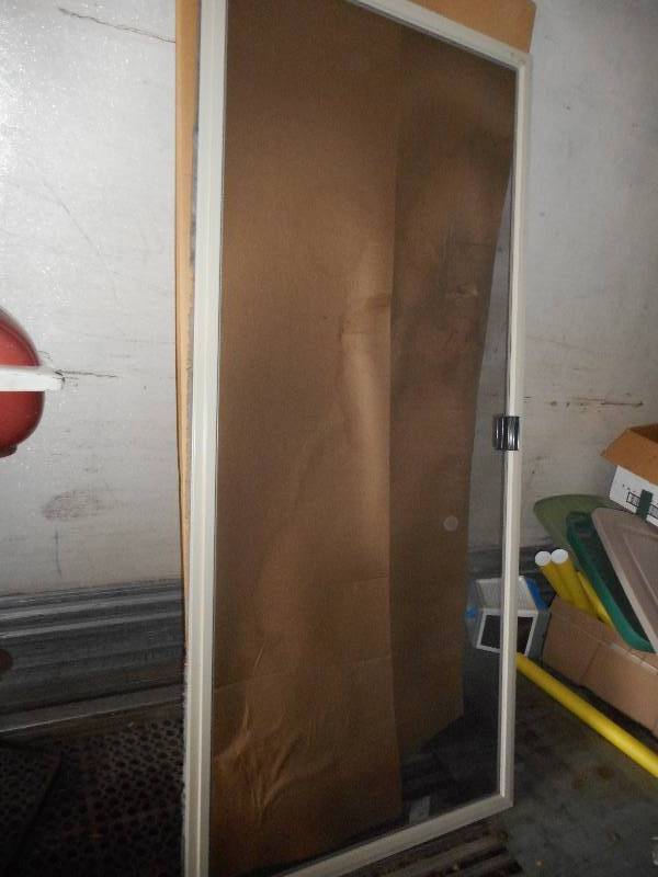 SLIDING SCREEN DOOR