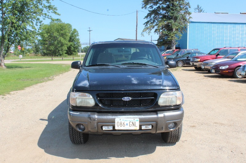 2000 Ford Explorer