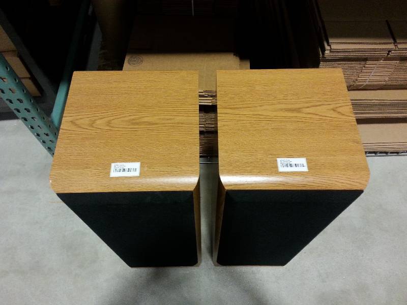 lot 2 image: Infinity SL40 Floor Speakers