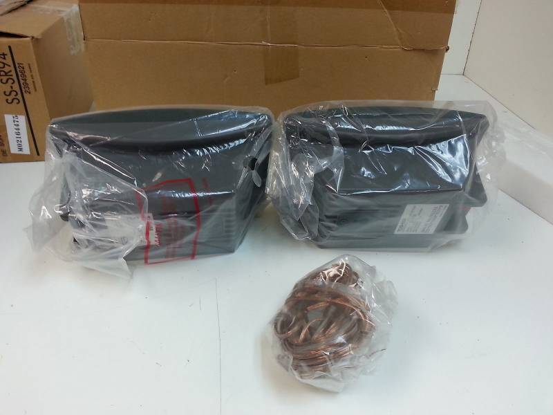 lot 23 image: New Open Box Toshiba SS-SR94 Bookshelf Speakers