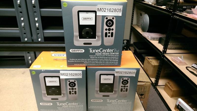 lot 30 image: Lot of 3 GRIFFIN TUNECENTER FOR iPOD HOME MEDIA CENTER-TJ366LLA