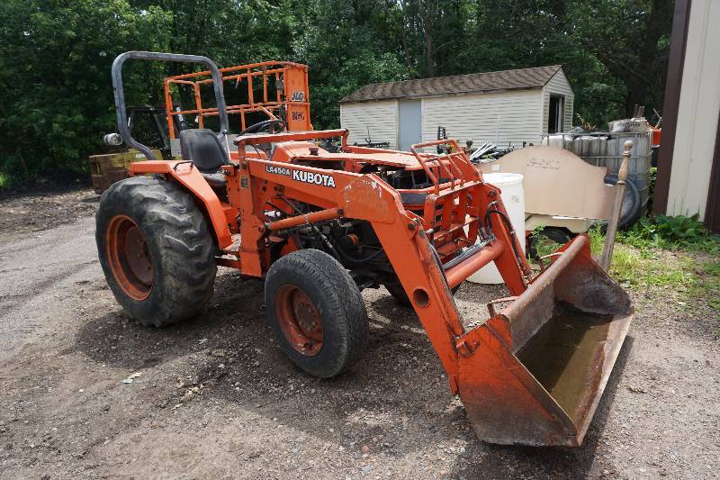 1990 Kubota Model L2950 4 Wheel Drive Utility Tractor With Front End Loader