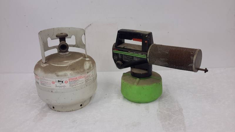 Fogger and tank
