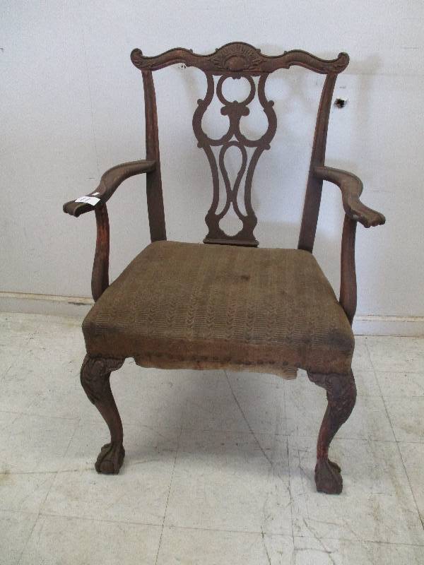 lot 11 image: Antique Chair