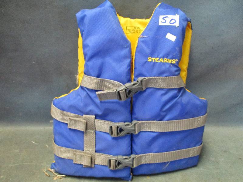 lot 50 image: Youth Life Jacket