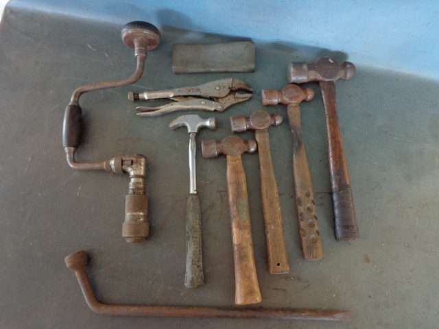 lot 115 image: Tools
