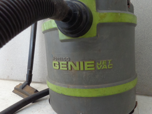 lot 119 image: Norelco Genie Jet Vac